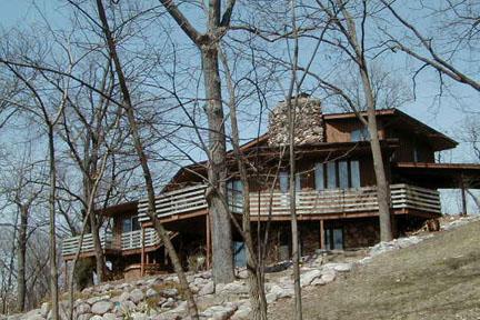 W290N3070 Hillcrest Dr., Delafield, WI 53072