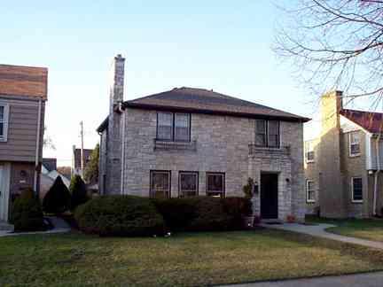 8870 Stickney Ave, Wauwatosa, WI 53226