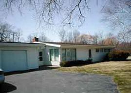 11605 Parkview Ln., Hales Corners, WI 53130