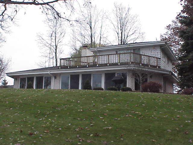 N9161 South Shore, East Troy, WI 53120