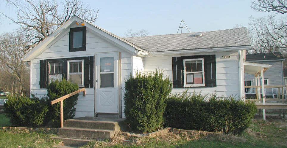 N1686 Lotus Rd., Bloomfield, WI 53157