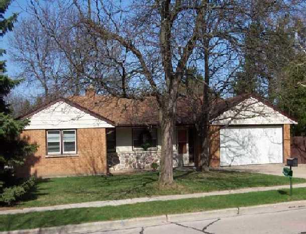 2848 S Seymour, West Allis, WI 53227