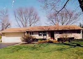 1918 N 121st St, Wauwatosa, WI 53226