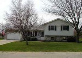 909 Country Ln., Watertown, WI 53098