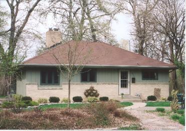 638 W Riverview Dr, Glendale, WI 53209