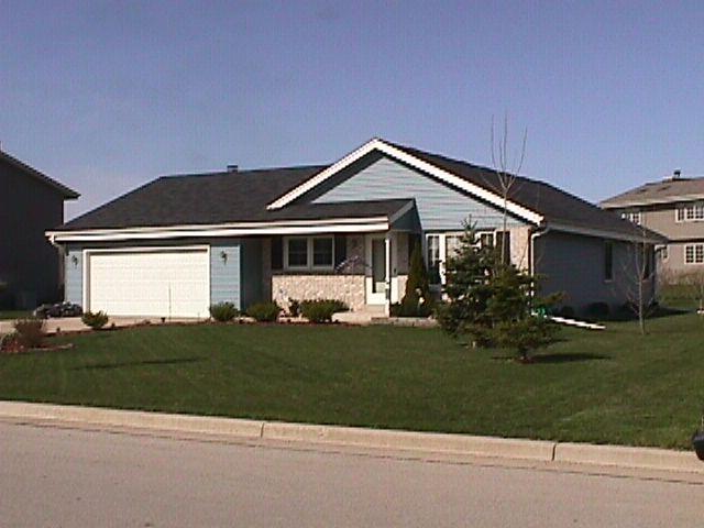 8519 Golden Lake Way, Franklin, WI 53132