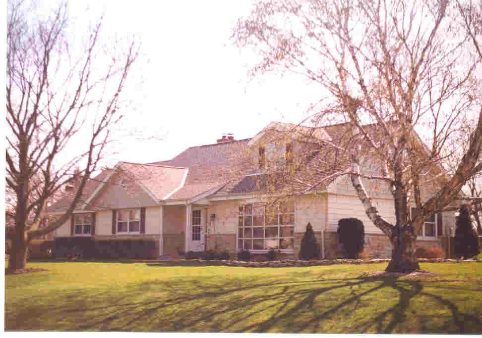 18510 W Hillcrest Dr., New Berlin, WI 53146