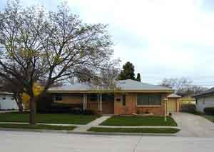 1104 Saxony Dr., Racine, WI 53402
