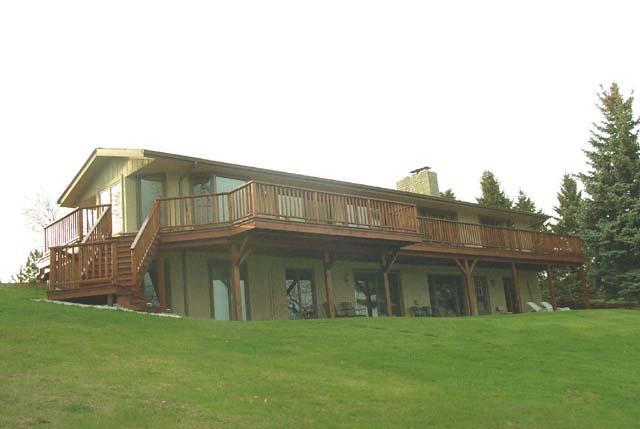 W353N6322 Snyder Ln., Oconomowoc, WI 53066