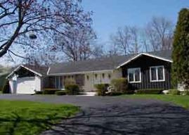 1820 W Daisy Ln., Glendale, WI 53209