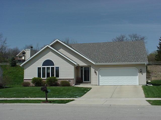 1036 Garfield Ln., Hartford, WI 53027