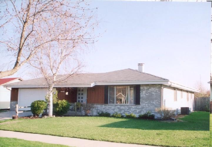 1337 W Portview Dr., Port Washington, WI 53074