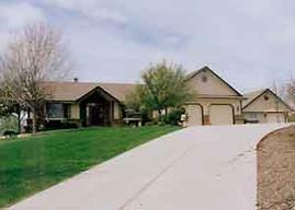 421 Scenic View Ct., Slinger, WI 53086