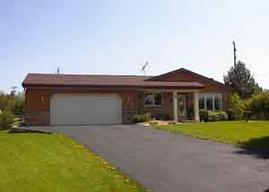 250 Fairview Ct., Slinger, WI 53086