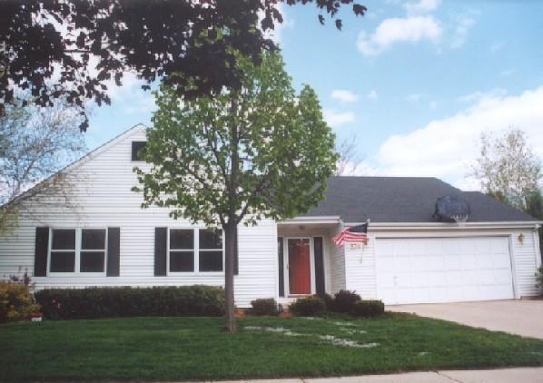 534 Woodridge Dr, Grafton, WI 53024