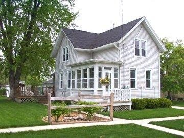 410 N Warren, Watertown, WI 53098