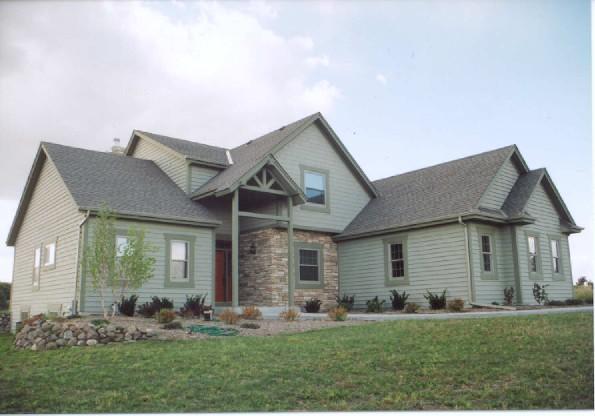 1629 Swallow Dr, Cedarburg, WI 53024