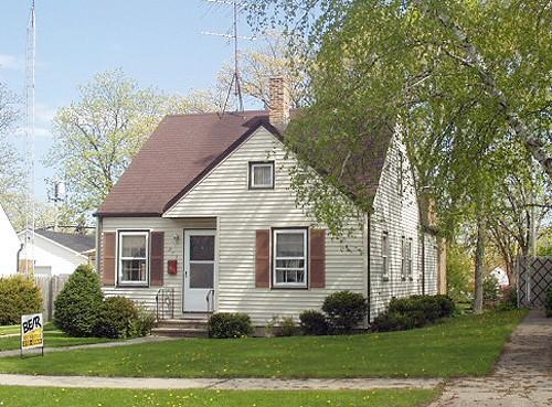 4317 Harding Rd., Kenosha, WI 53142