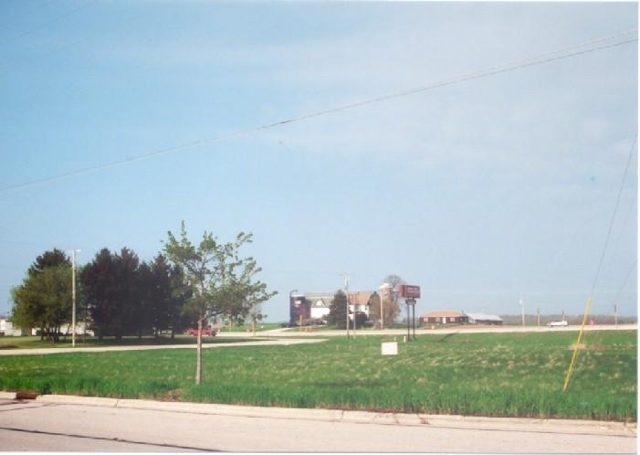 260 Highland Dr, Fredonia, WI 53021