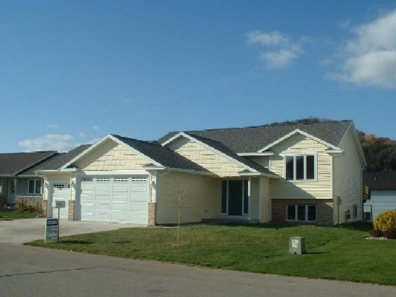 4530 El Camino Dr., La Crosse, WI 54601