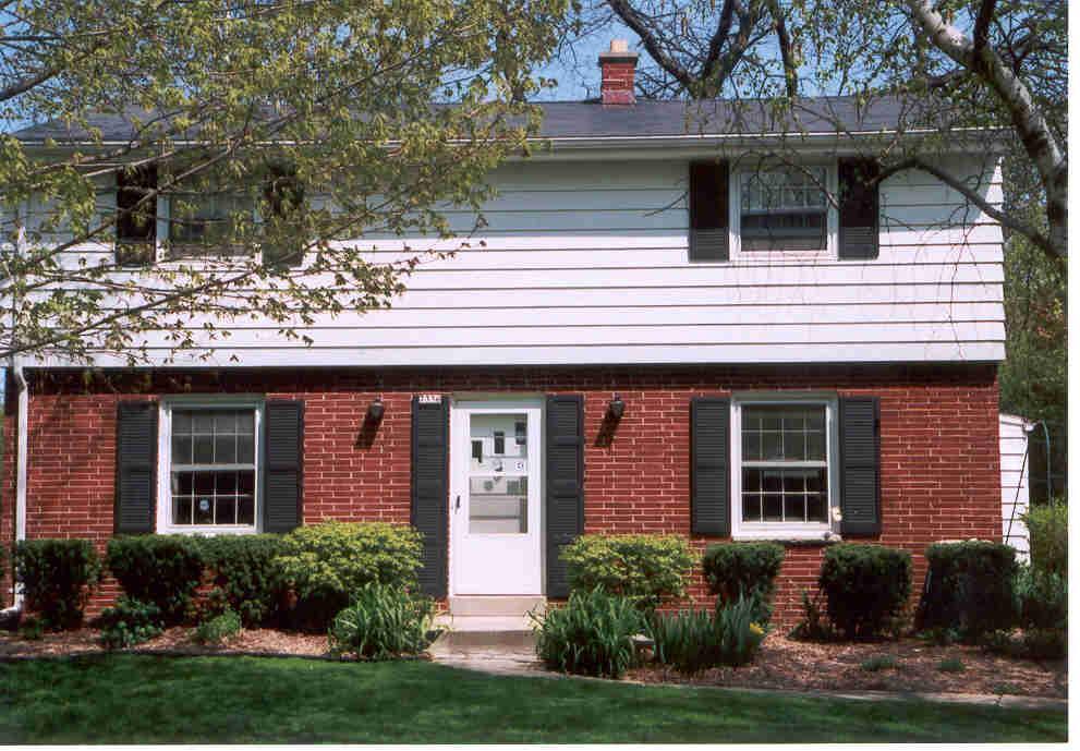 7336 N Iroquois, Fox Point, WI 53217