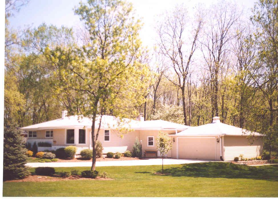 5566 S 115th St., Hales Corners, WI 53130