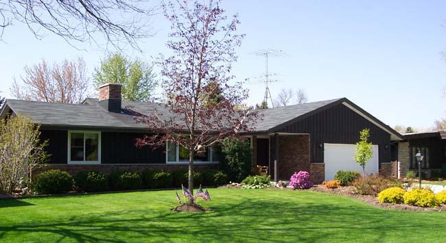 1231 Riverview Dr, Sheboygan, WI 53083