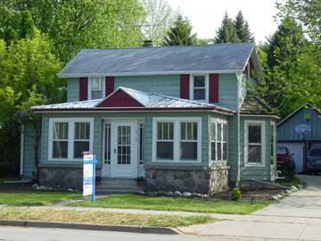 312 Main St, Pewaukee, WI 53072