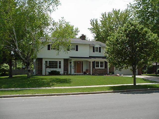 641 Sunset Dr., Hartford, WI 53027