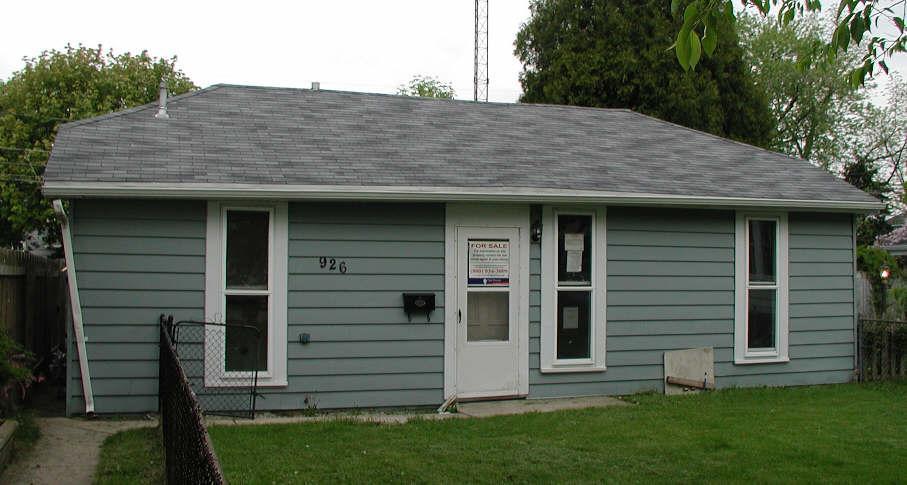 926 Blaine Ave, Racine, WI 53405