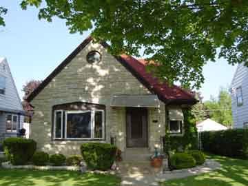 3744 S 15th Pl., Milwaukee, WI 53221