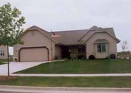 565 Nordic Ct., Slinger, WI 53086