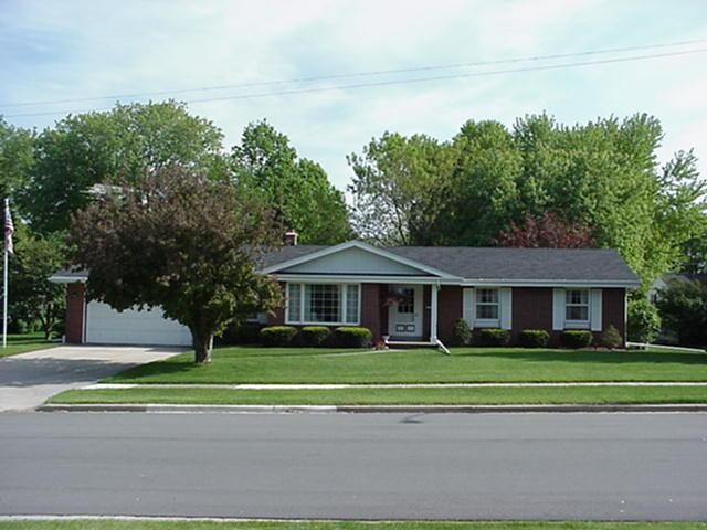 603 Sunset Dr., Hartford, WI 53027