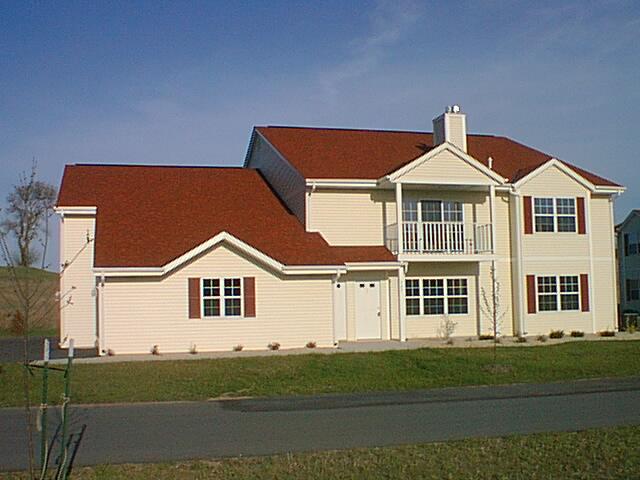 723 Wood River Ct. #3, West Bend, WI 53095