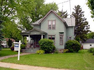413 Mchenry St., Burlington, WI 53105
