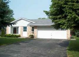 205 Oakview Dr., Slinger, WI 53086