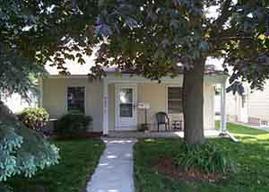 9007 W Schlinger Ave, West Allis, WI 53214