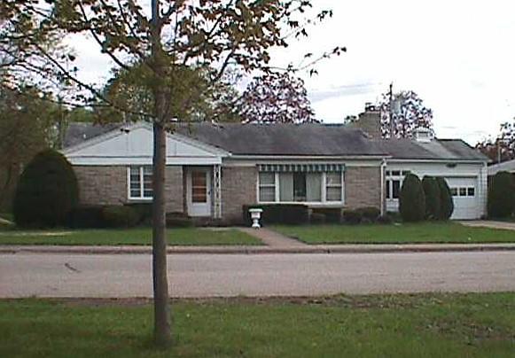 202 Zephyr Cir, La Crosse, WI 54601