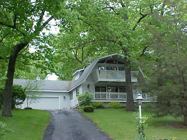 1817 Lake Tr., Delavan, WI 53115