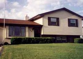 1219 Willow Grove, Pewaukee, WI 53072