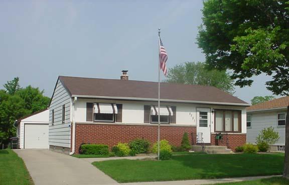 2751 S 98th St., West Allis, WI 53227