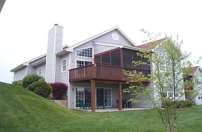 1885 Golfview Dr., Geneva, WI 53147