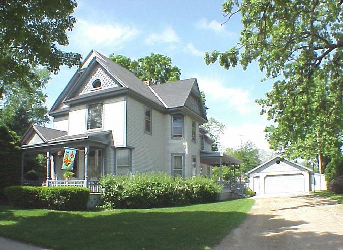 408 S Main St, Delavan, WI 53115