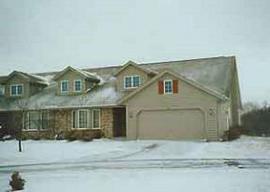 207 Deer Ridge Dr., West Bend, WI 53095