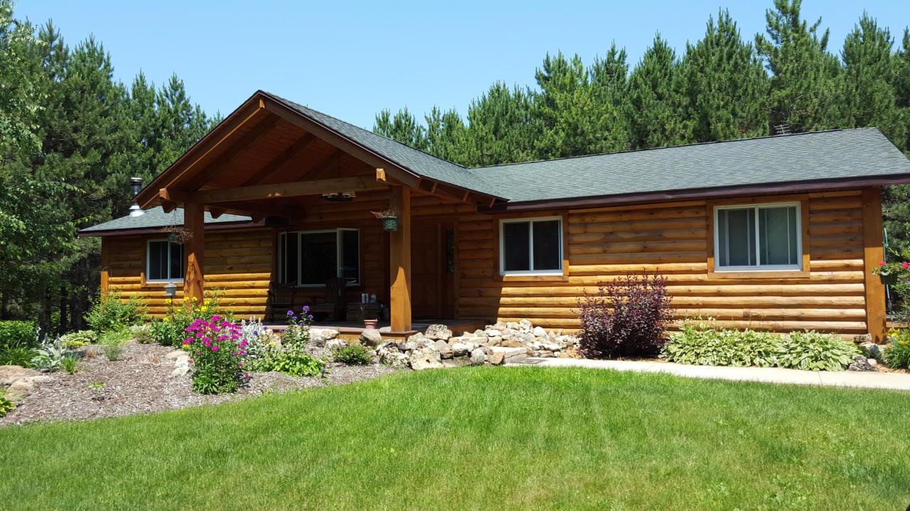 W5574 Leslie Rd., Grover, WI 54157
