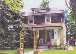 441 S 6th Ave., West Bend, WI 53095