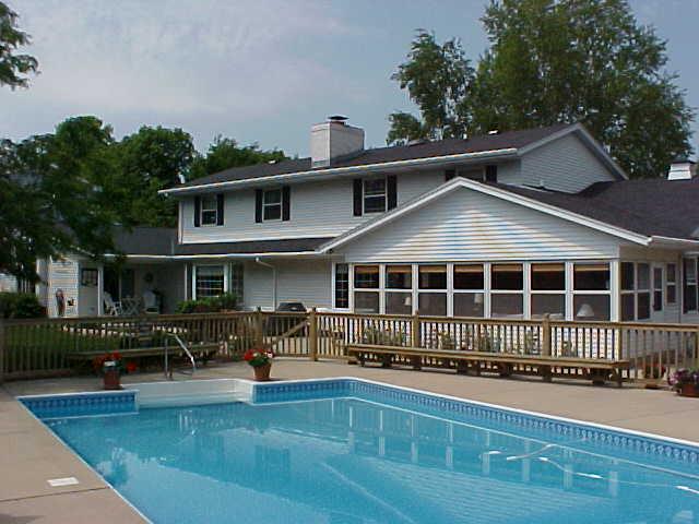 380 Highridge, Burlington, WI 53105