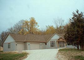 570 Bayberry Ln, Slinger, WI 53086