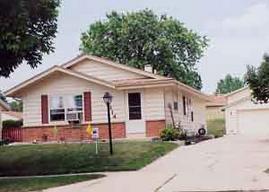 1914 Deerfield Dr., West Bend, WI 53090