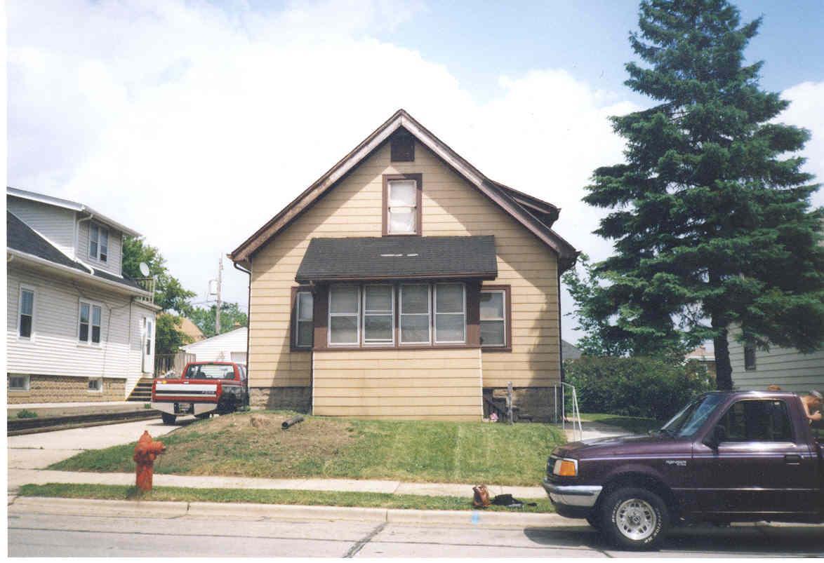 1636 S 66th St., West Allis, WI 53214